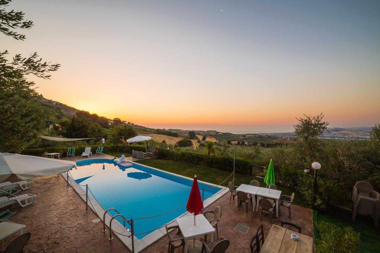 Casale Delle Rose B&B Fattoria Montepagano Exterior photo